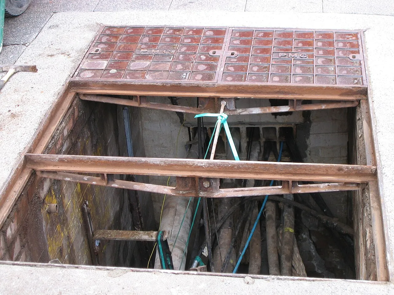 Polybutylene Pipe Leak Risks | ProLine Leak Fix Pros