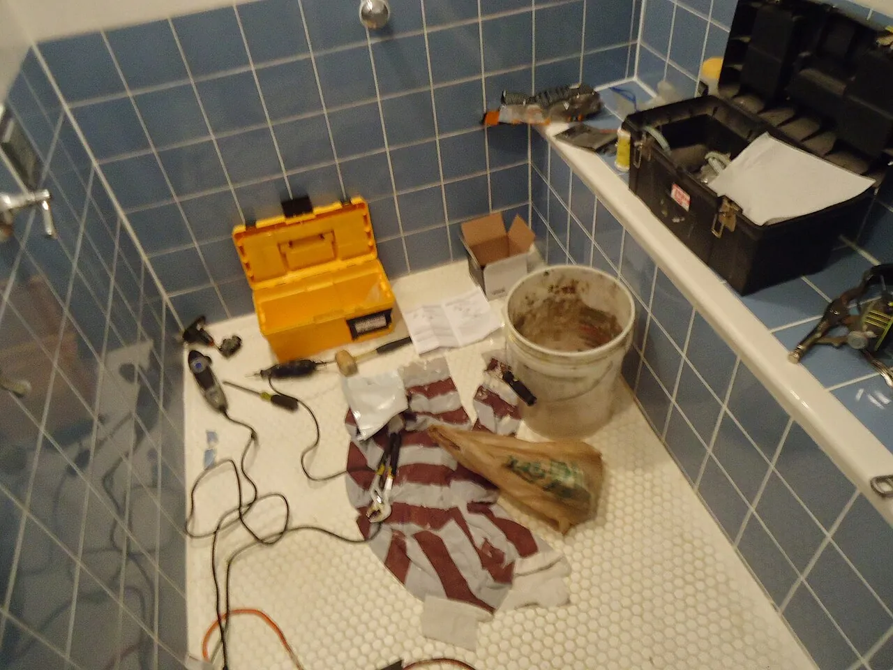 Indoor humidity and moisture control with hygrometer in home